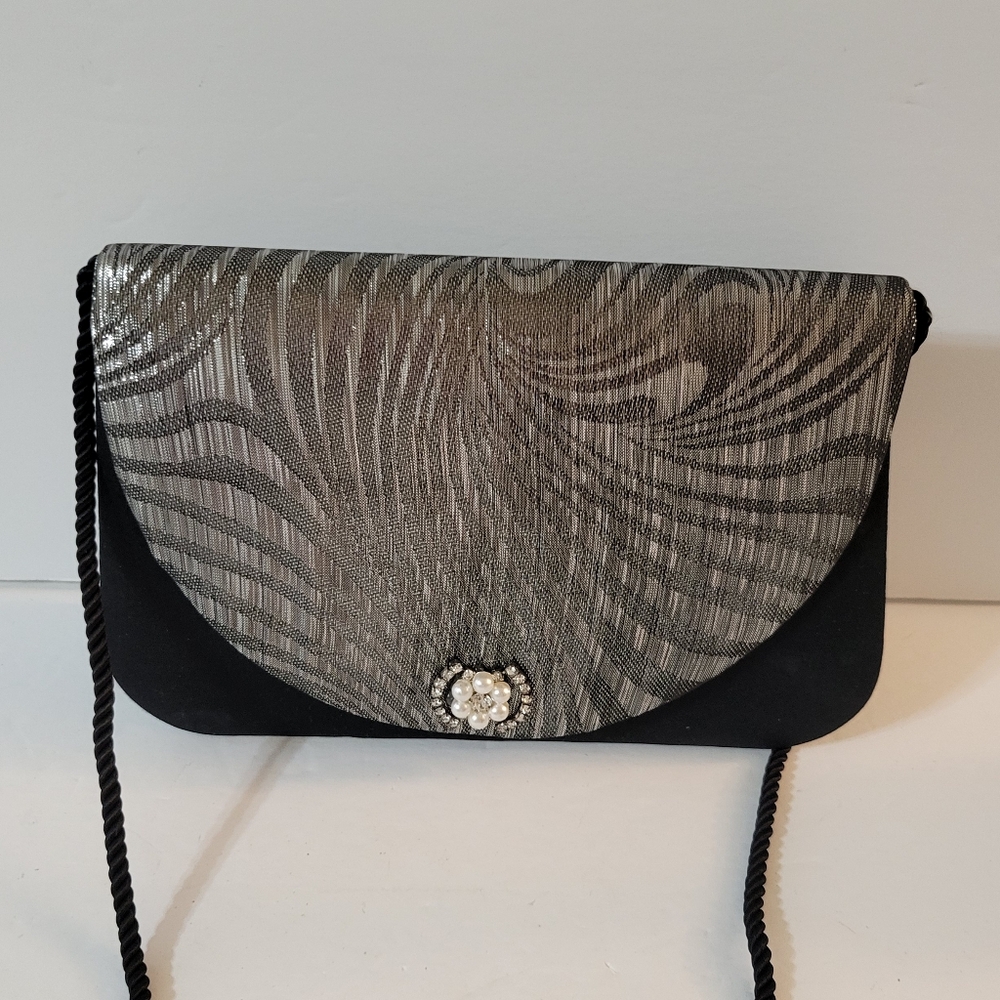 Genie Clutch Purse Black Silvertone Fabric